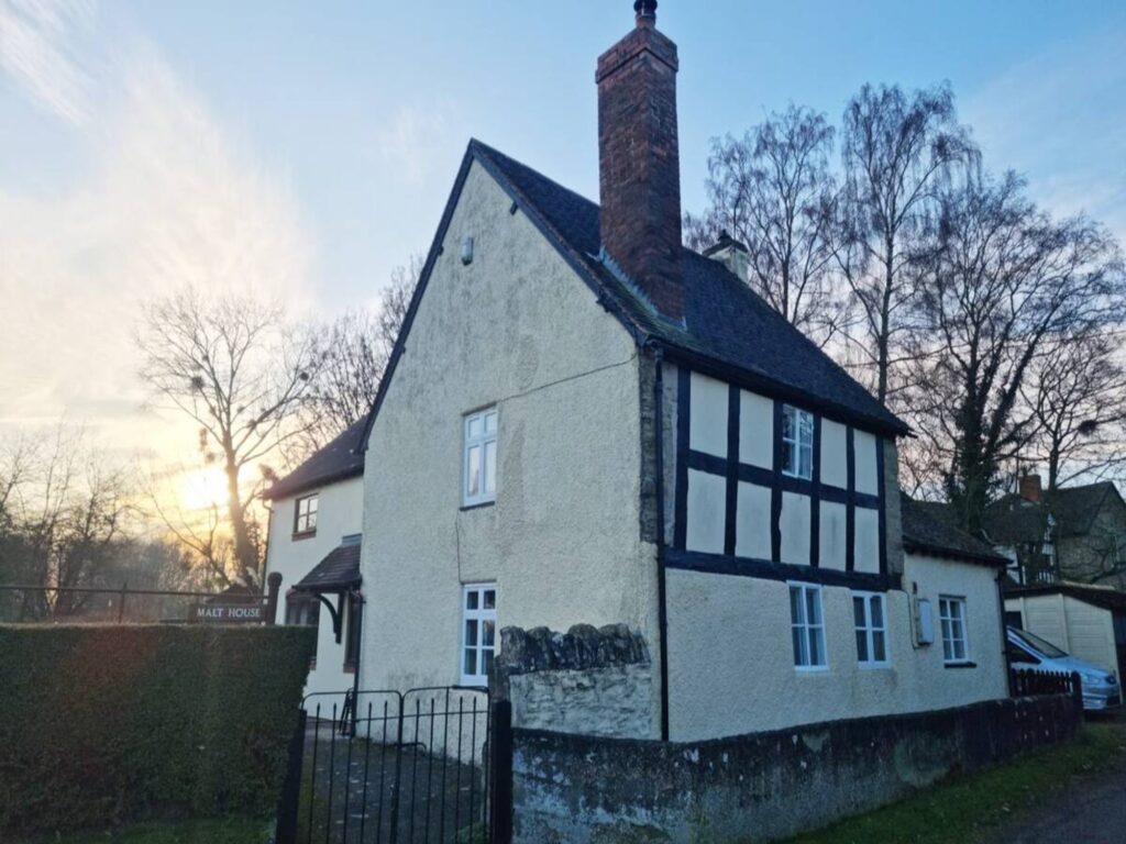 Malt House With Hot Tub Stunning Tudor Cottage