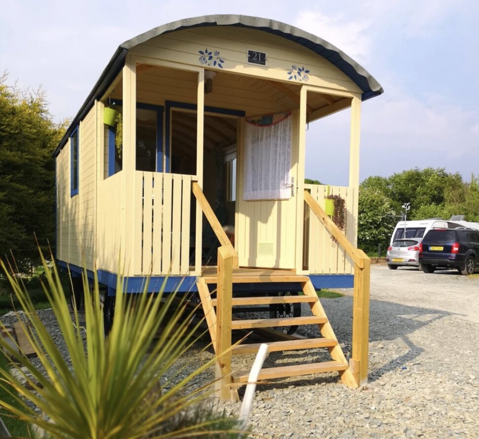 Hadley Park Farm - Caravan Park, Glamping, Equine, Café and Fishing