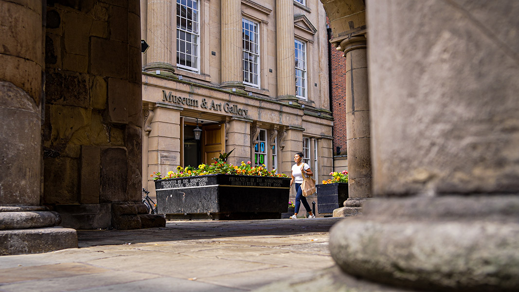 Shrewsbury Cobbles in the square | Visit Shropshire